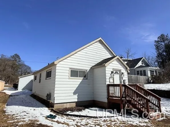 408 Wilson Ave, Kingsford, MI 49802