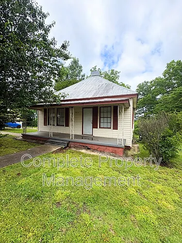 704 Avenue I Photo 1