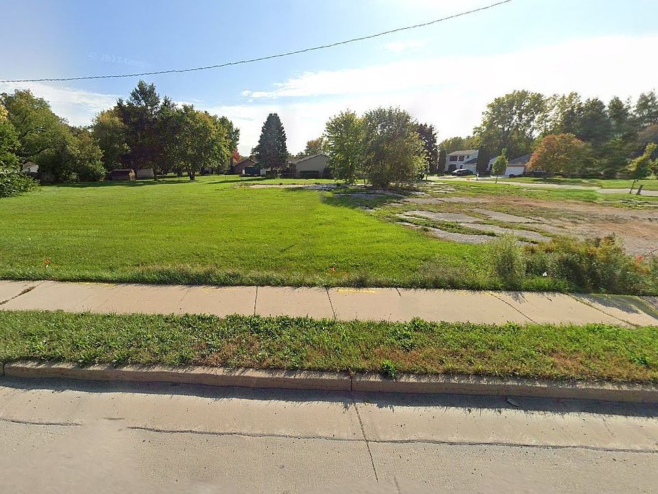 2nd image of 5101 W Elm St