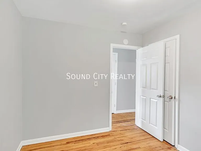 4010 Liberty St — Photo 12