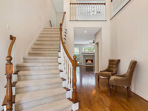 3rd image of 3818 Emerald Falls Dr