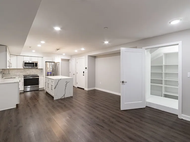 747 N 20th St — Photo 6