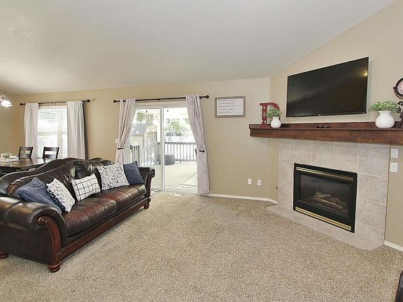 2nd image of 452 Bitterbrush Ave
