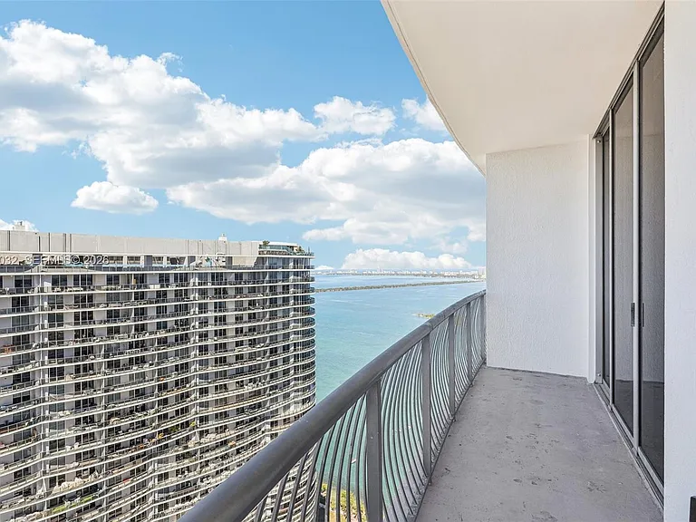 1750 N Bayshore Dr #5611 — Photo 2