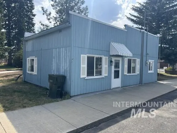 506 4th Ave, Nezperce, ID 83543