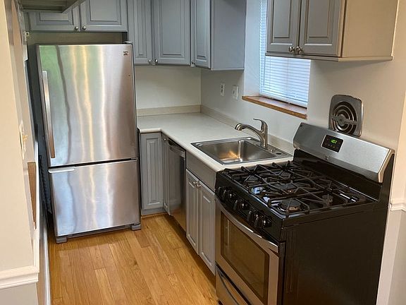 3rd image of 1577 N Colonial Ter APT 206