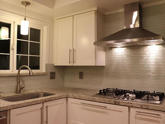 5th image of 1351 Swansea Ave