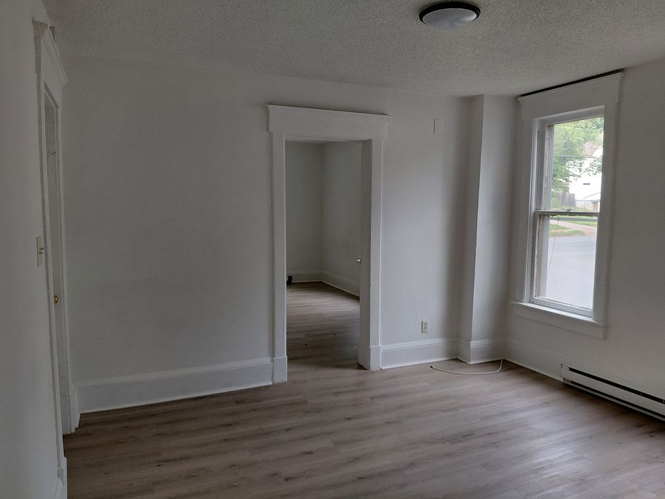 Building Photo 3