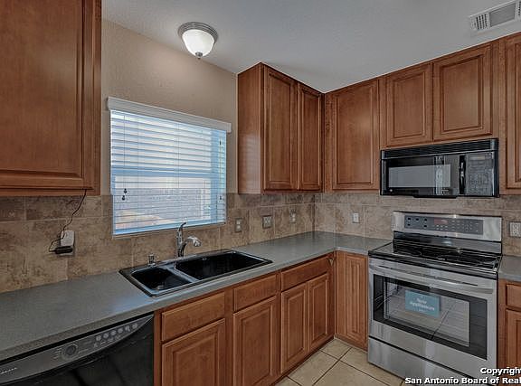 5th image of 15807 Cotton Tail Ln