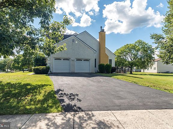 4th image of 1 Crestwood Ct