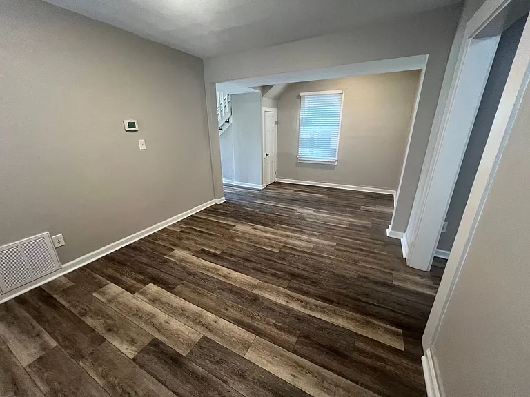 1419 W 27th St — Photo 27