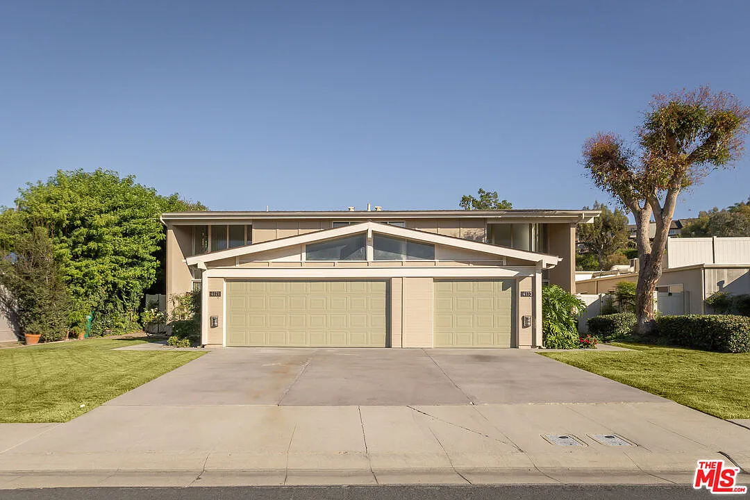 2 bed, 2.5 bath, 1186 sqft, $3,900 — Photo 3