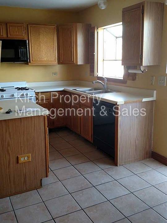 1st image of 4327 Larkspur Ln