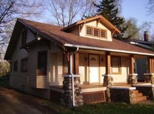 16 Lincoln Pl, Decatur, IL 62522