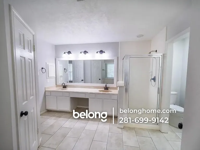 17743 Seven Pines Dr — Photo 2