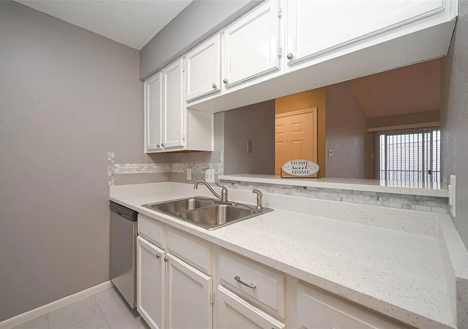 Lots of recent updates with all the appliances — Photo 3