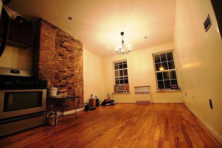 2nd image of 519 Lafayette Ave