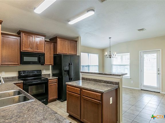 5th image of 4610 Black Forest Ln