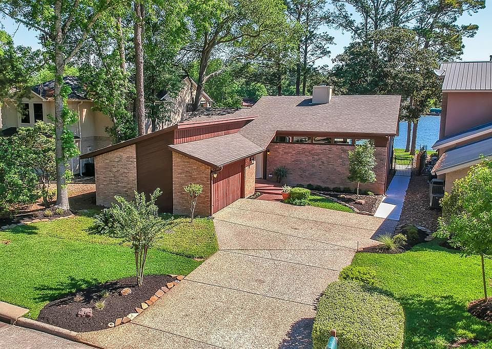 1st image of 12418 Lake Shore Dr