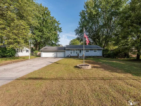 734 W Dean Rd, Temperance, MI 48182