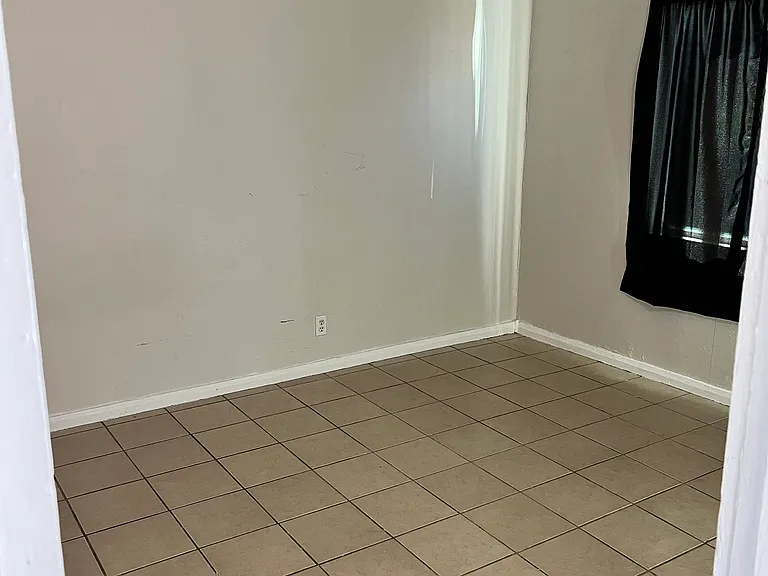 818 Granada St — Photo 6