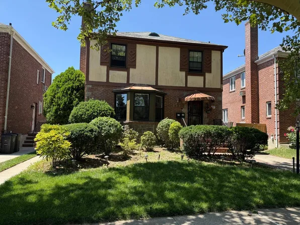 80-28 193rd St, Hollis, NY 11423