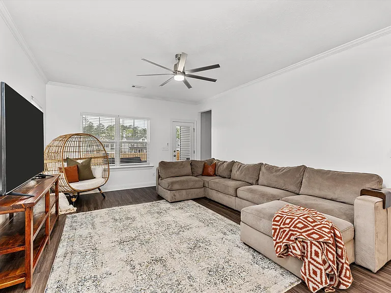 975 Newburn Dr — Photo 30