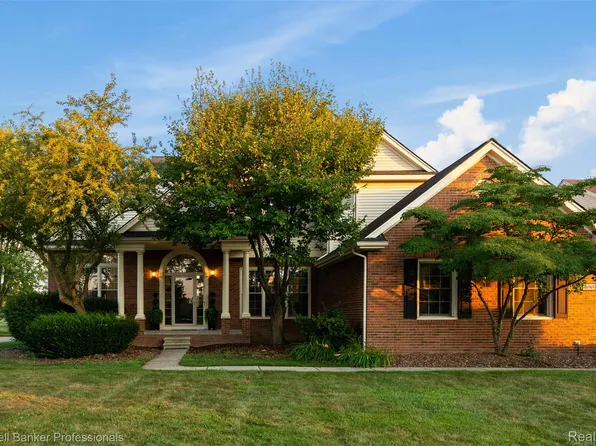 46969 Glastonbury Dr, Canton, MI 48188
