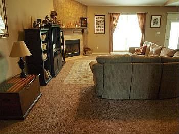 4th image of 3709 NE Fieldcrest Dr