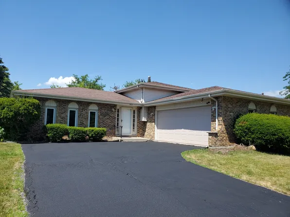 543 Willow Ln, Beecher, IL 60401