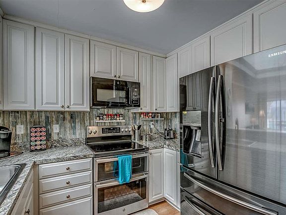 4th image of 9581 Shore Dr Unit 330