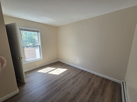 3rd image of 288-290 Pearl St #288-1