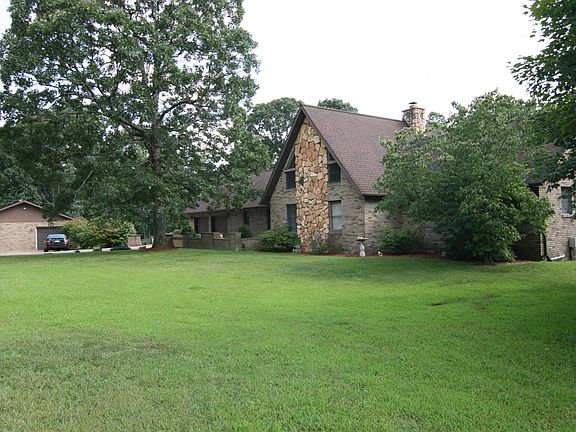 3rd image of 223 Amby Ln