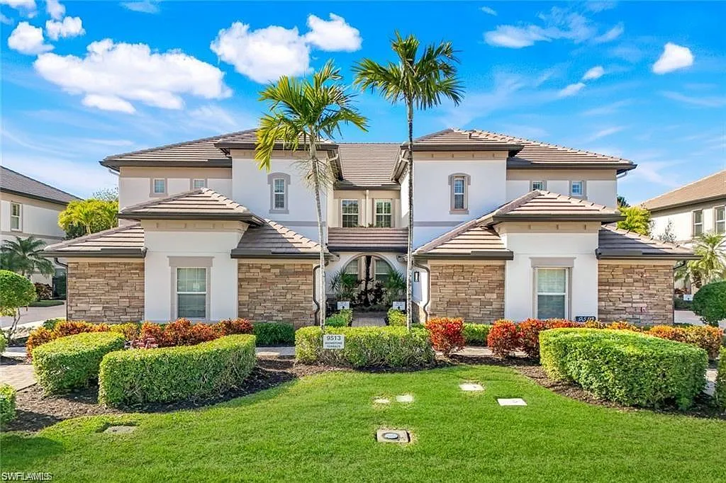 4 bed, 2.5 bath, 2297 sqft, $9,000 — Photo 1