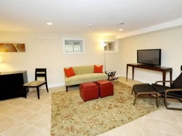 440 Kenyon St NW, Washington, DC 20010