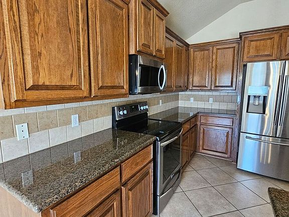 5th image of 211 Black Walnut Ct