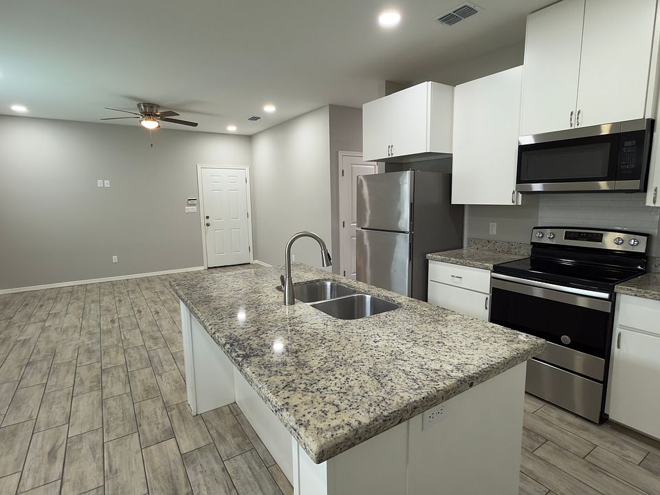 1st image of 1404 W Heritage Dr #2