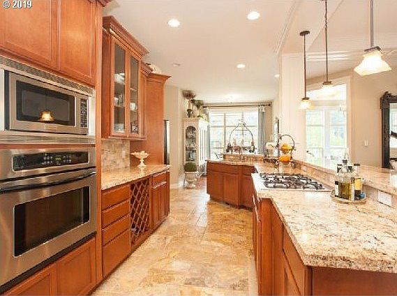 5th image of 15010 NE 49th Ct