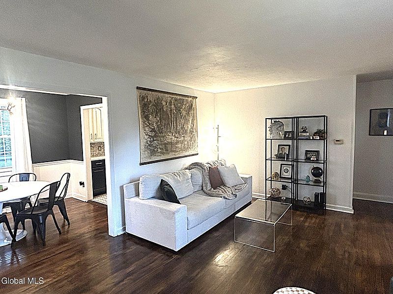 4th image of 347 S Main Avenue