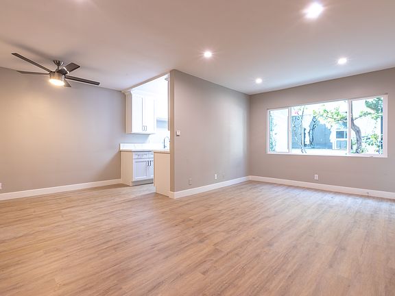 2nd image of 929 N Genesee Ave #2