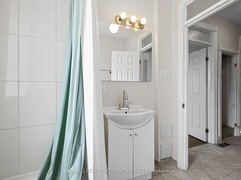 172 Cobourg St #2 — Photo 10