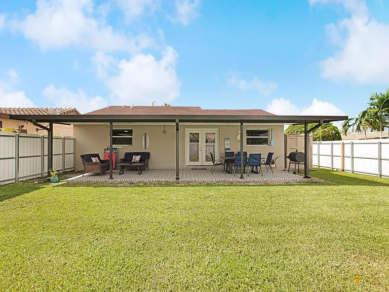13835 SW 23rd Ter — Photo 10