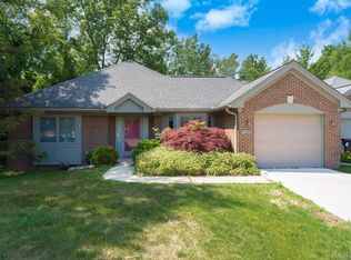 21433 Archwood Cir, Farmington, MI 48336