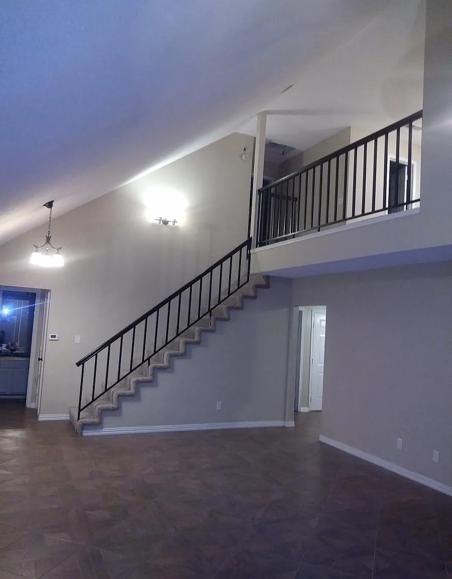 3 bed, 2.5 bath, 2141 sqft, $2,650 — Photo 2