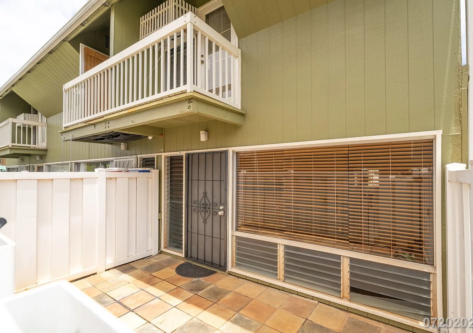 2bd / 1.5ba / 2 parking Condo in Mililani Manor — Photo 1