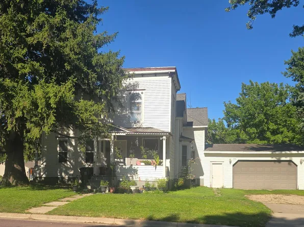516 11th St N, Mountain Lake, MN 56159