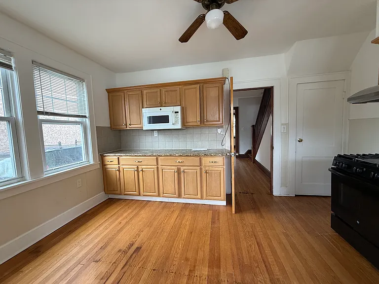 116 Greene Pl — Photo 7