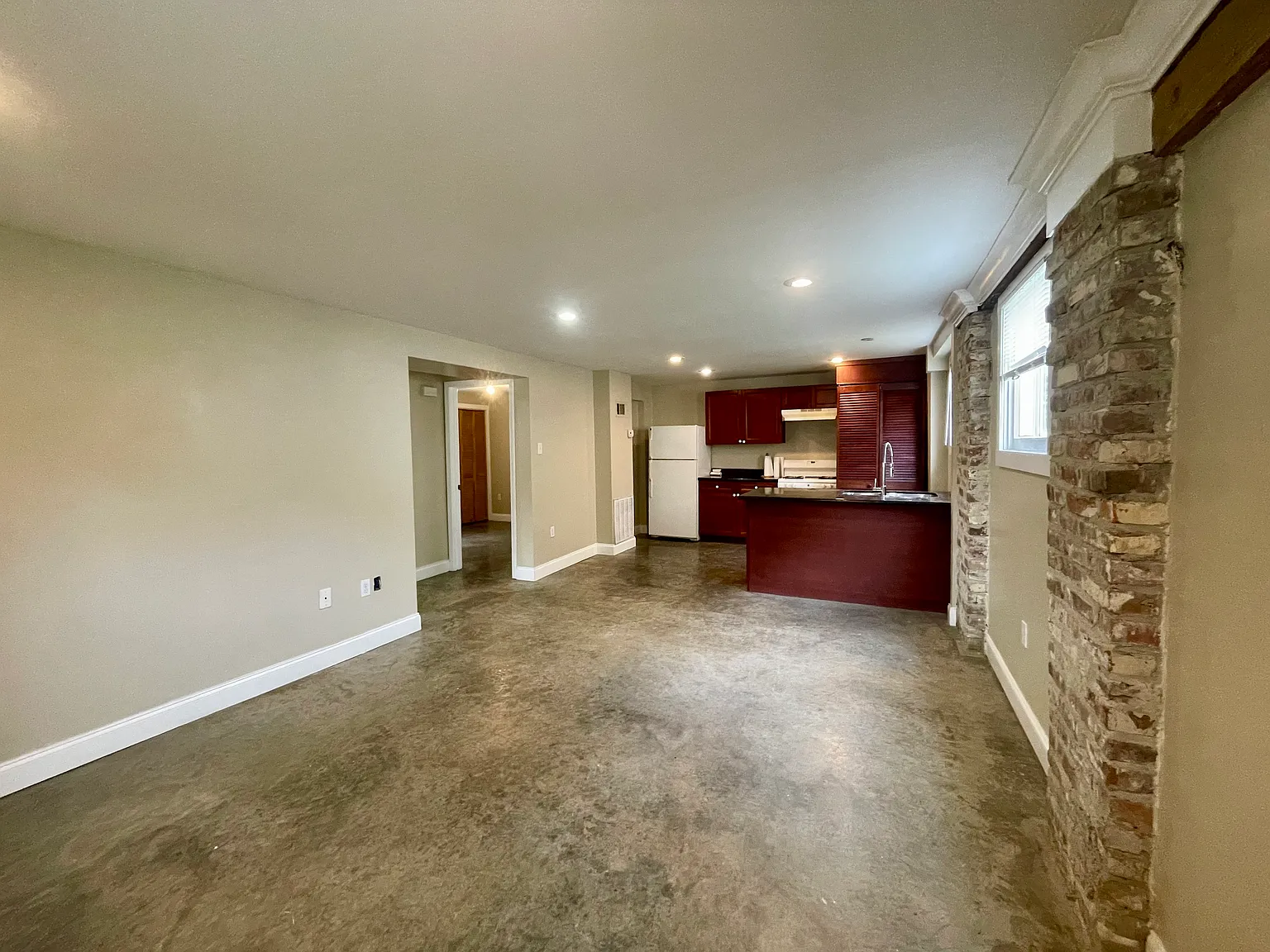 2 bed, 700 sqft, $1,400 — Photo 3