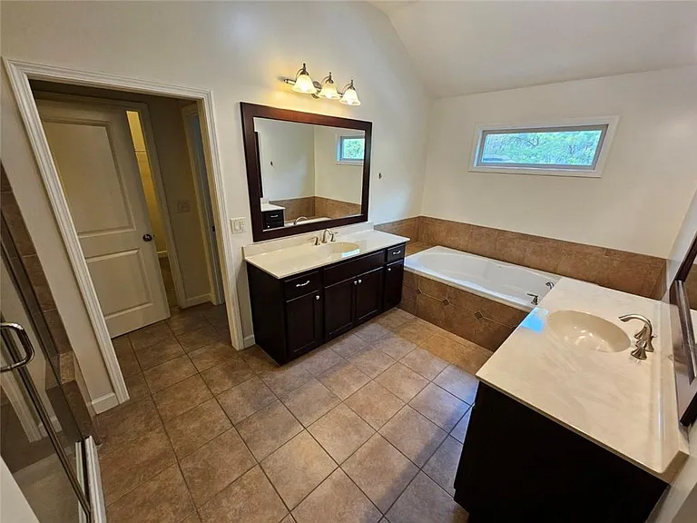 2104 McFarlin Ln — Photo 18