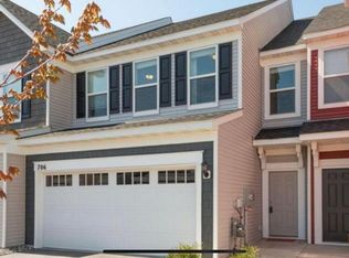 706 Maggie Way, Chanhassen, MN 55317